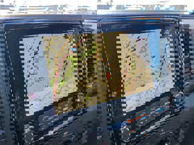 Used 2022 Nissan Frontier PRO-4X w/ Technology Package image 16