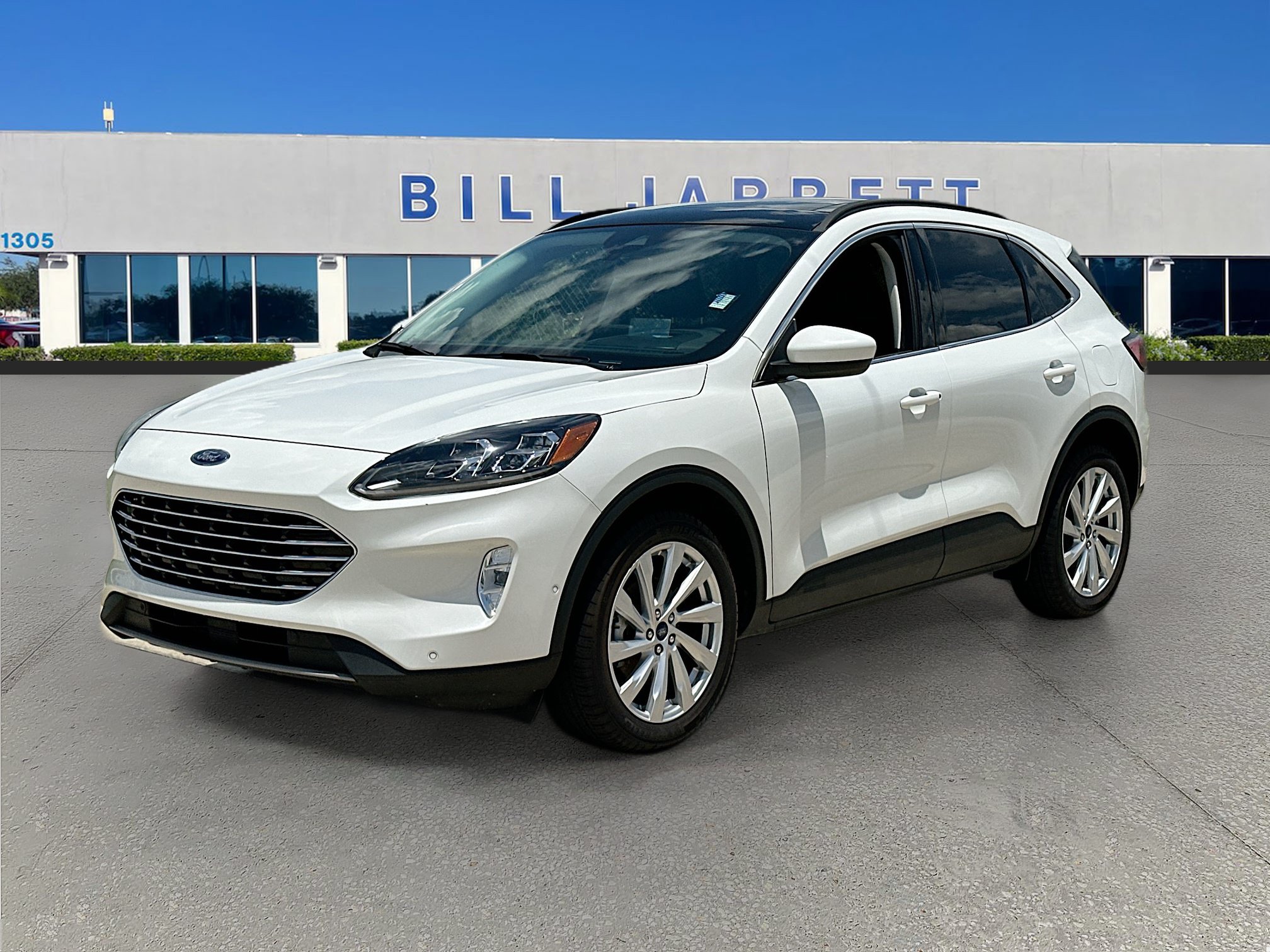 Certified 2022 Ford Escape Titanium w/ Titanium Elite Package AWD/4WD image 3