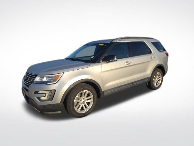 Certified 2017 Ford Explorer XLT w/ Equipment Group 201A image 6