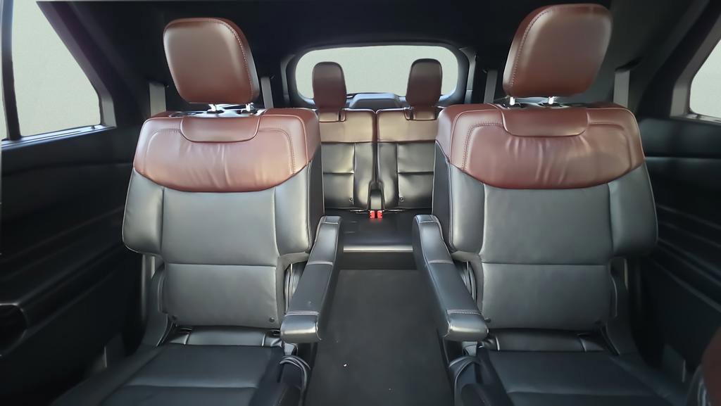 Certified 2023 Ford Explorer Platinum w/ Technology Package image 28