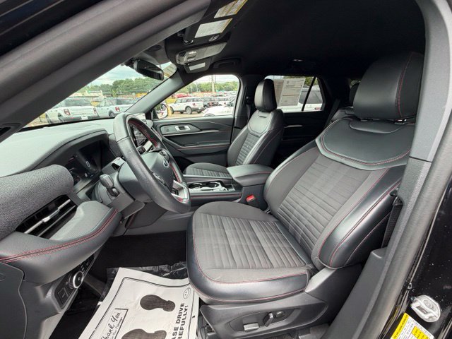 Certified 2025 Ford Explorer ST-Line AWD/4WD image 12