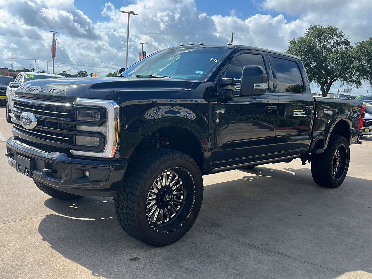 Certified 2025 Ford F250 Platinum w/ Tremor Off-Road Package AWD/4WD image 3