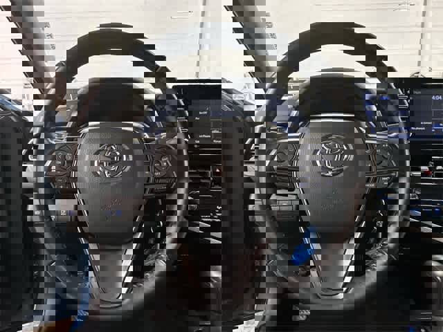 Used 2023 Toyota Camry SE image 7