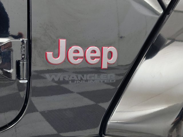 Used 2022 Jeep Wrangler Unlimited Rubicon w/ LED Lighting Group AWD/4WD image 10