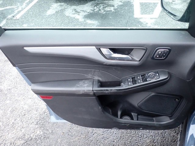 Certified 2025 Ford Escape Platinum w/ Premium Technology Package image 20