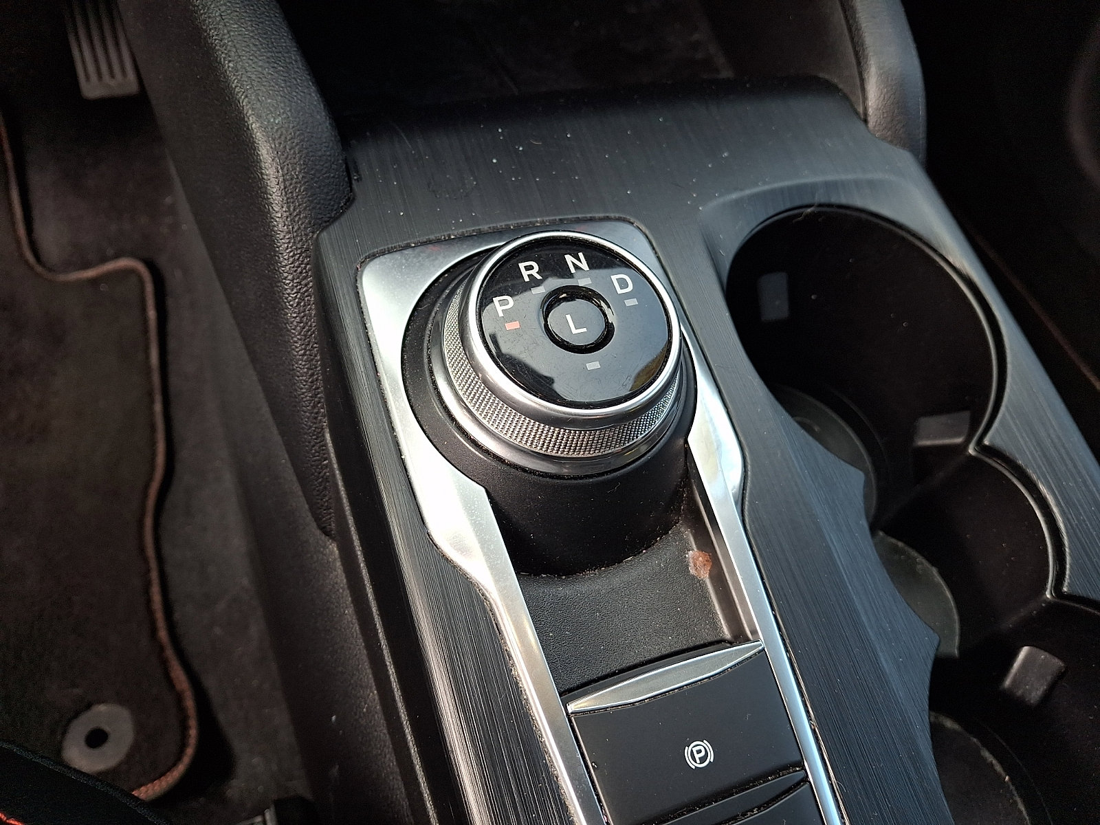 Certified 2022 Ford Escape SEL w/ SEL Stealth AWD Package image 16
