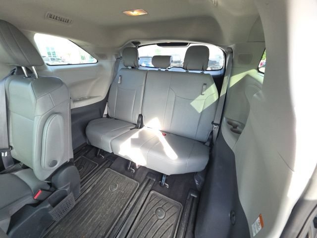 Used 2024 Toyota Sienna XLE w/ XLE Plus Package AWD/4WD image 15