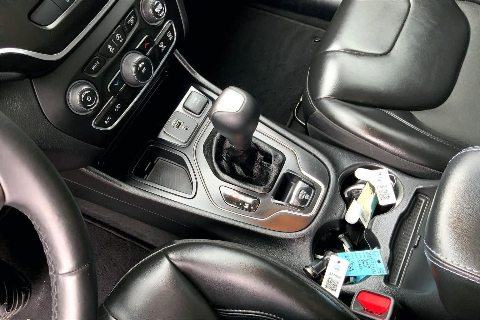 Used 2020 Jeep Cherokee Latitude Plus FWD image 14