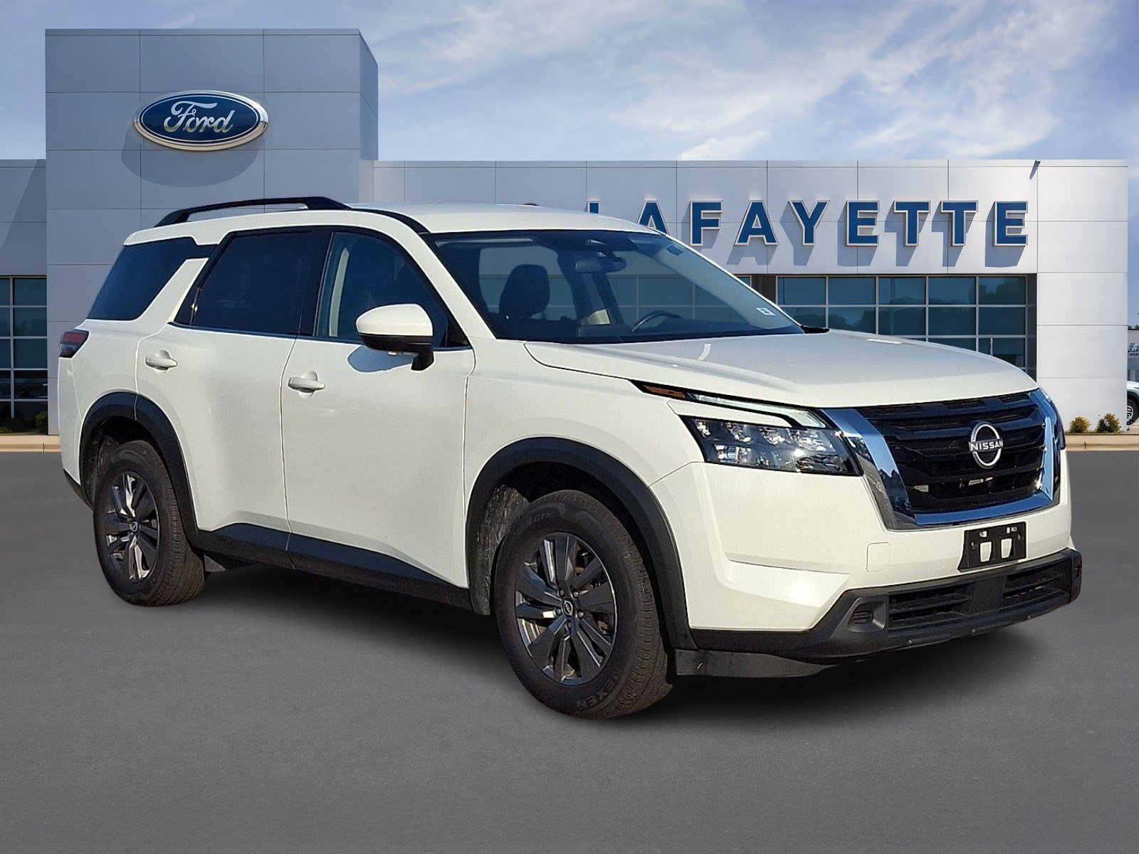Used 2025 Nissan Pathfinder SV