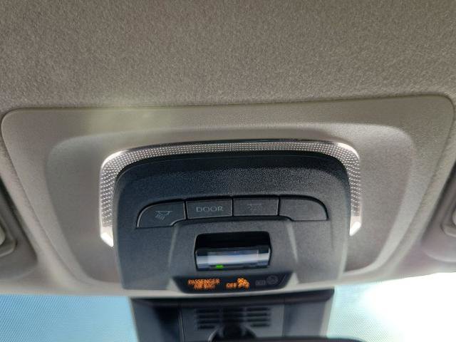 Used 2025 Toyota Corolla LE image 32