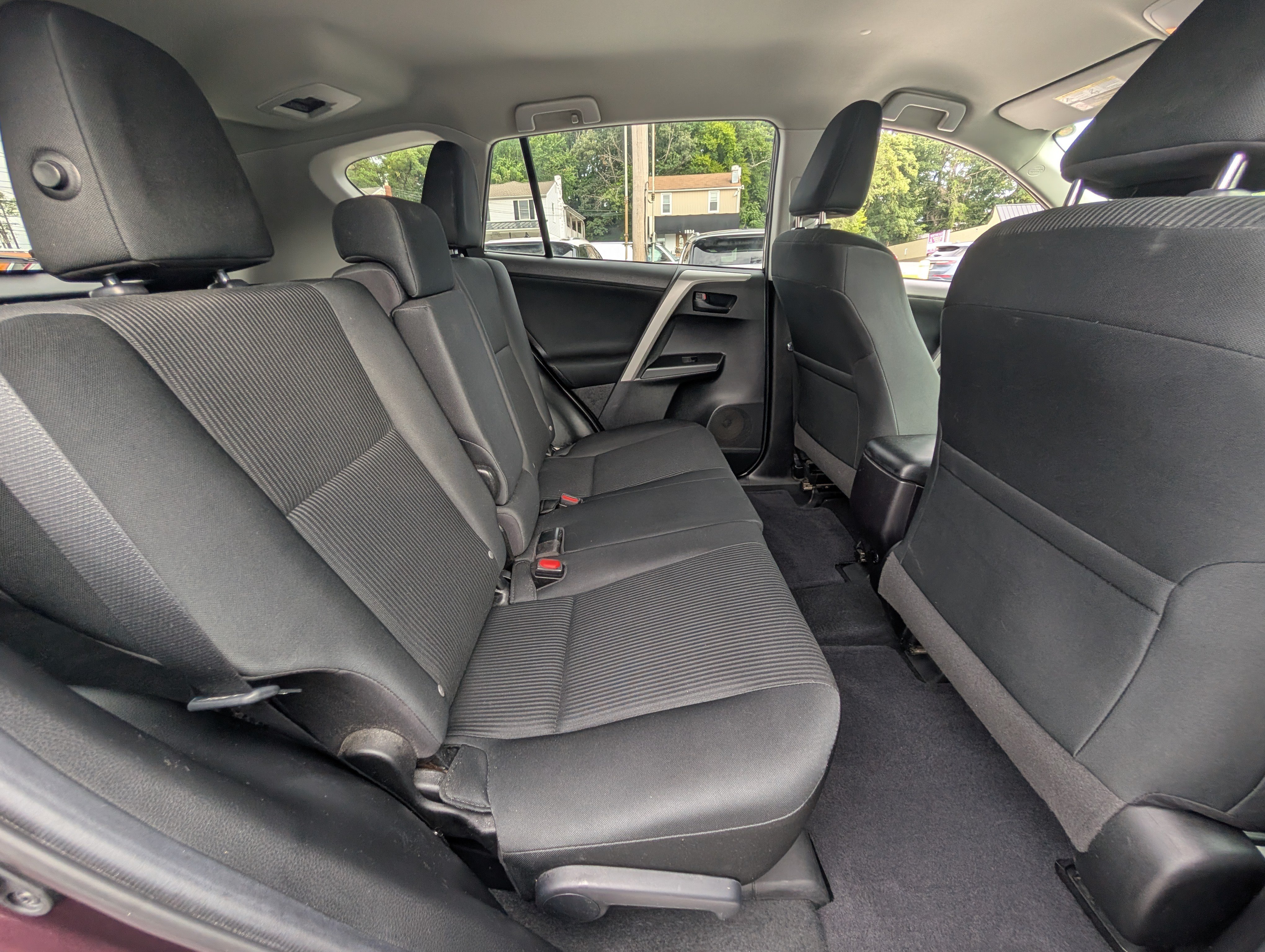Used 2018 Toyota RAV4 LE w/ Carpet Mat Package AWD/4WD image 13