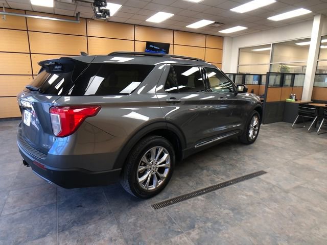 Certified 2022 Ford Explorer XLT w/ Equipment Group 202A image 7