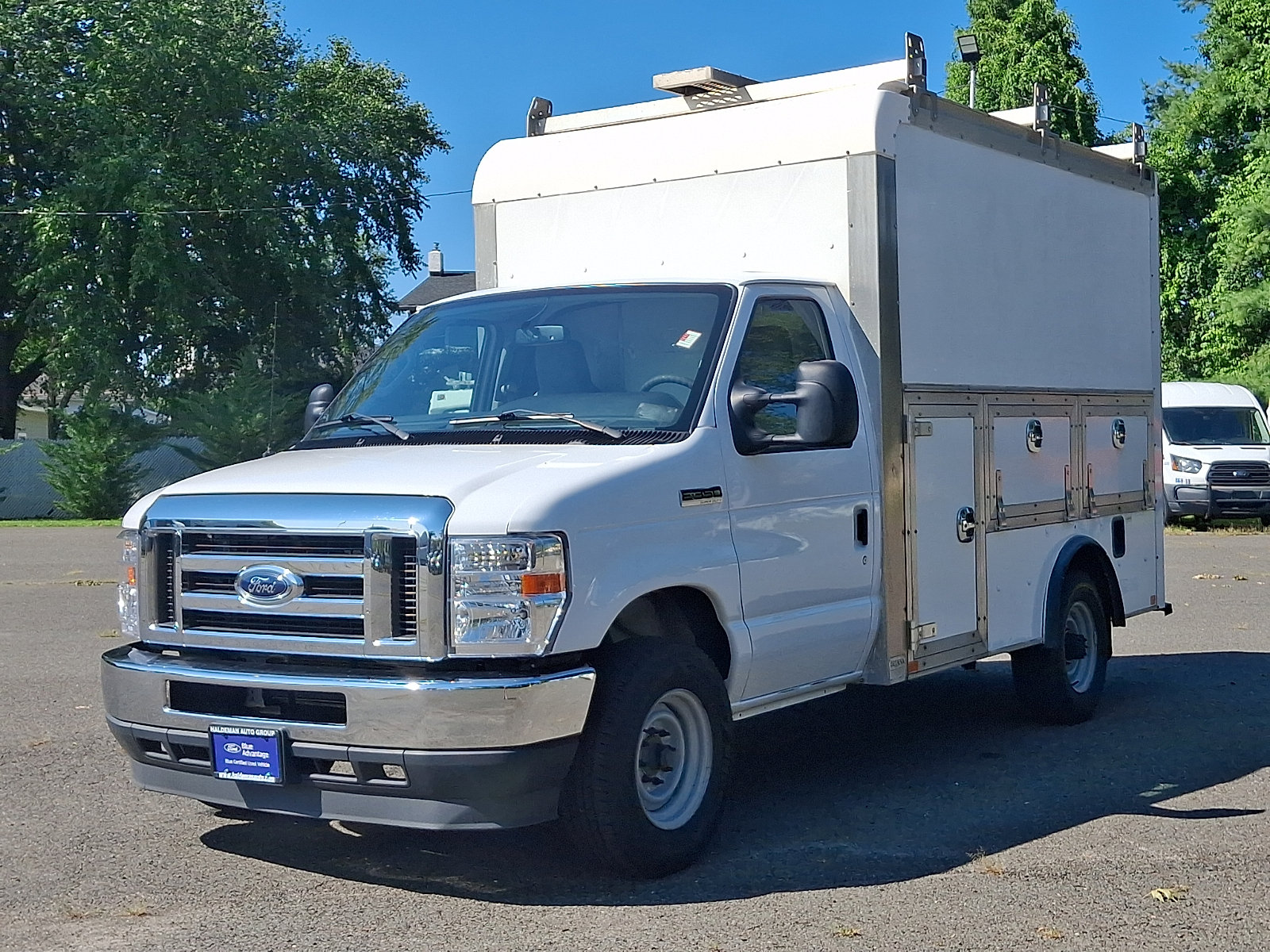 Certified 2022 Ford E-350 and Econoline 350 Super Duty w/ Power Windows & Locks Group RWD image 3