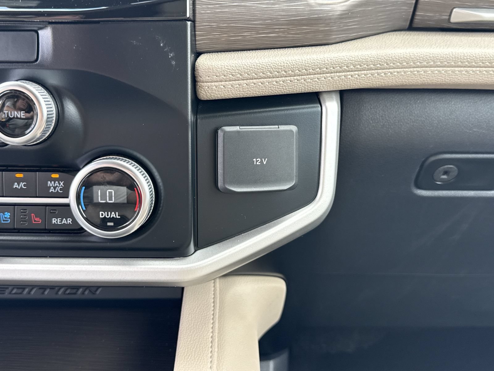 Certified 2024 Ford Expedition Max Limited RWD image 31