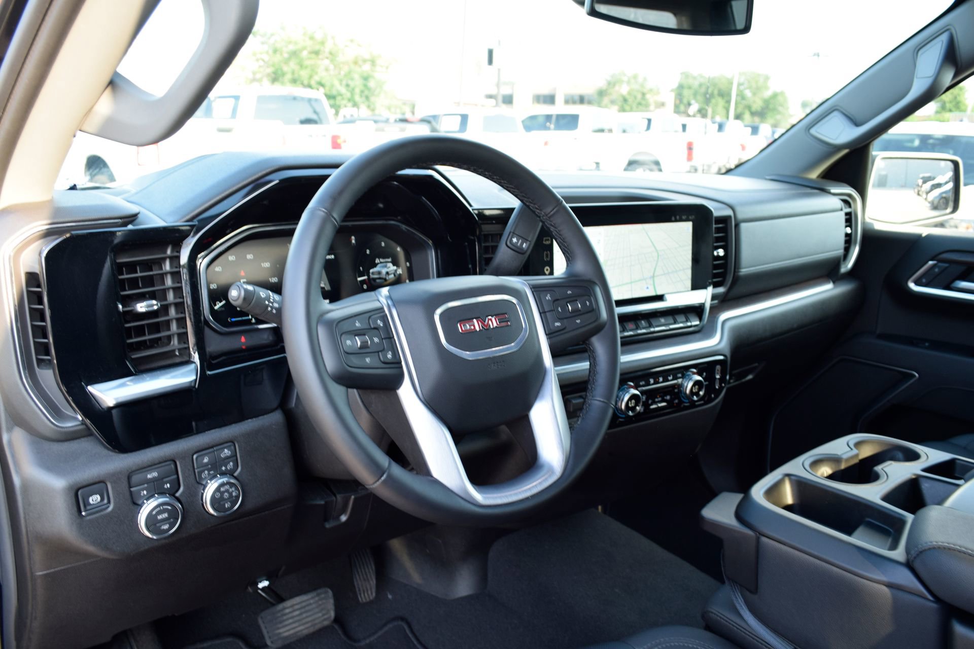 Used 2026 GMC Sierra 1500 SLT AWD/4WD image 16