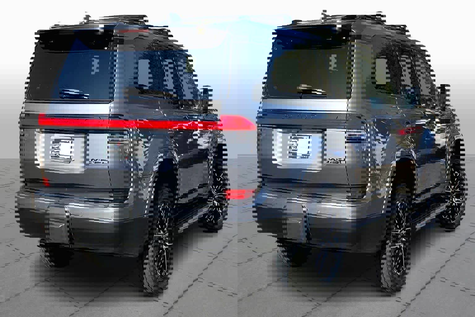 Used 2024 Lexus GX 550 image 4