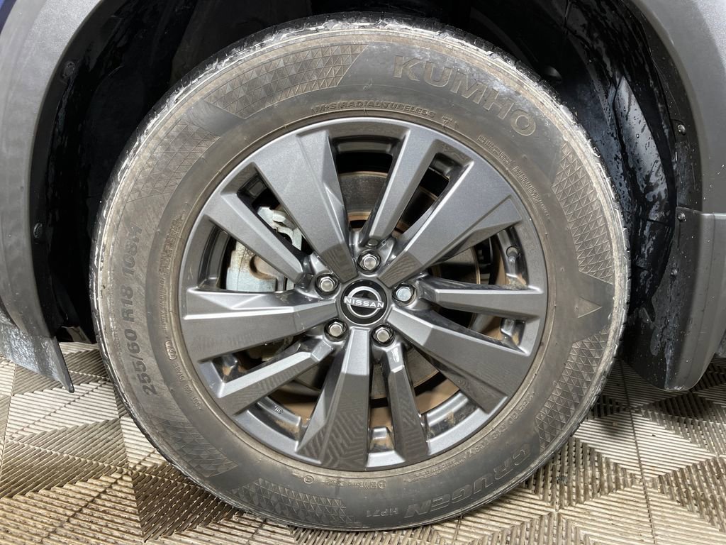 Used 2022 Nissan Pathfinder SV w/ SV Premium Package image 14