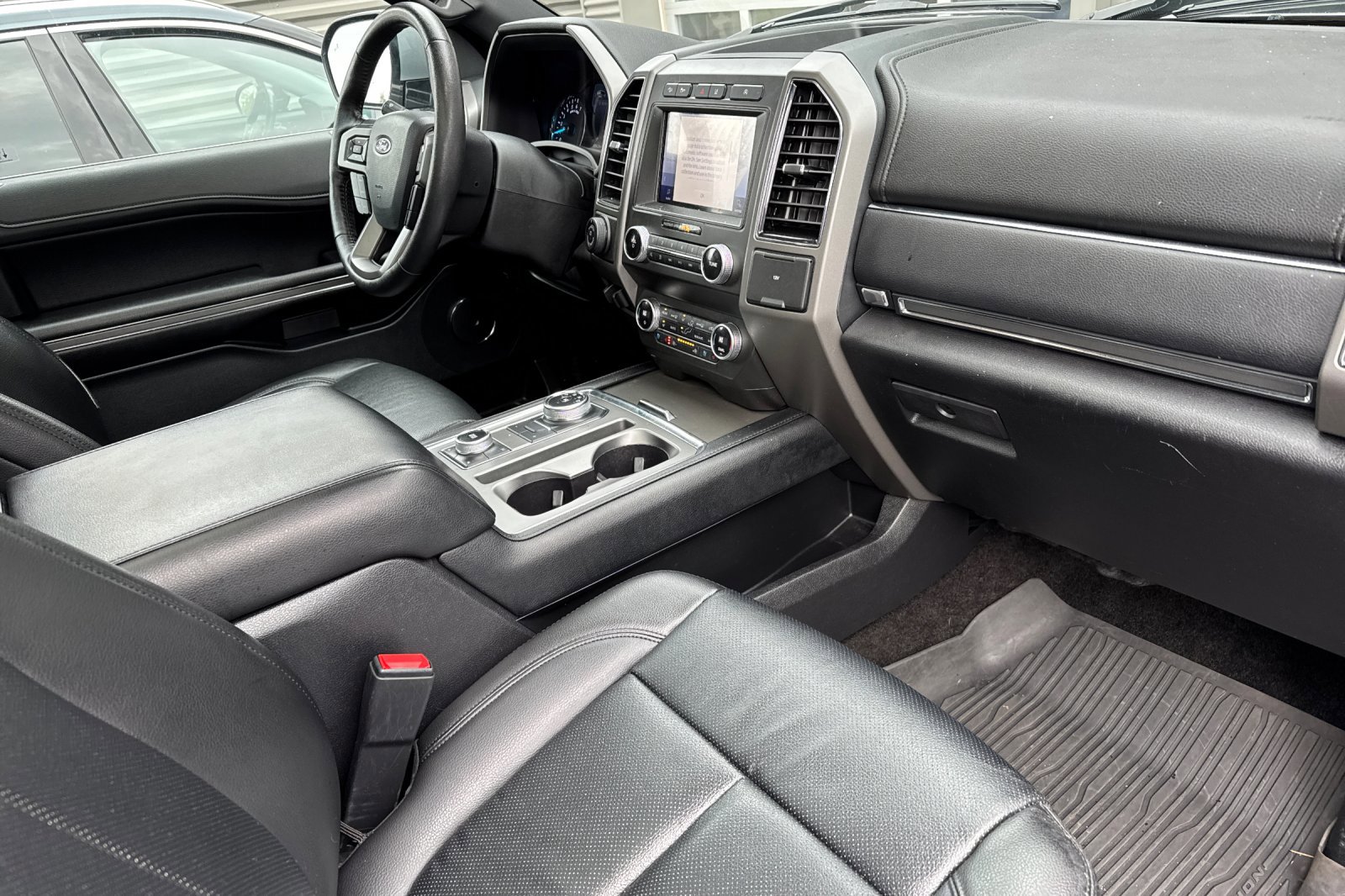 Certified 2020 Ford Expedition XLT w/ Equipment Group 202A image 17