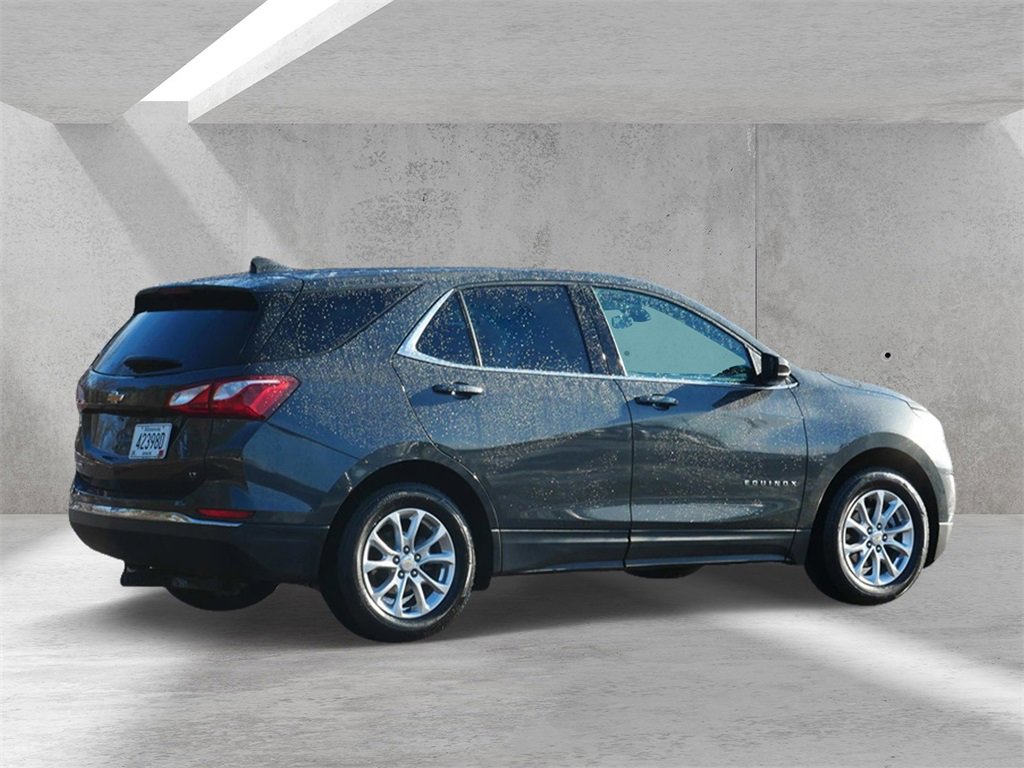 Used 2020 Chevrolet Equinox LT w/ Driver Convenience Package image 3
