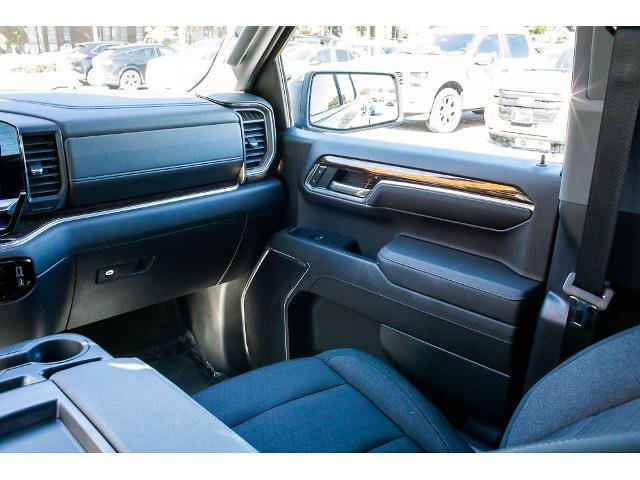 Used 2023 GMC Sierra 1500 SLE image 17