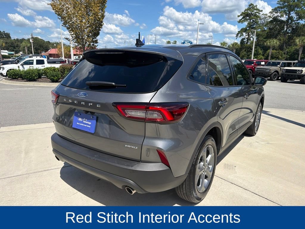 Certified 2025 Ford Escape ST-Line Select AWD/4WD image 12