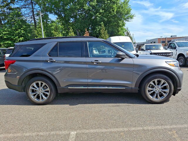 Certified 2022 Ford Explorer XLT w/ Equipment Group 202A AWD/4WD image 18