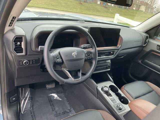 Certified 2025 Ford Bronco Sport Outer Banks w/ Outer Banks Tech Package+ AWD/4WD image 11
