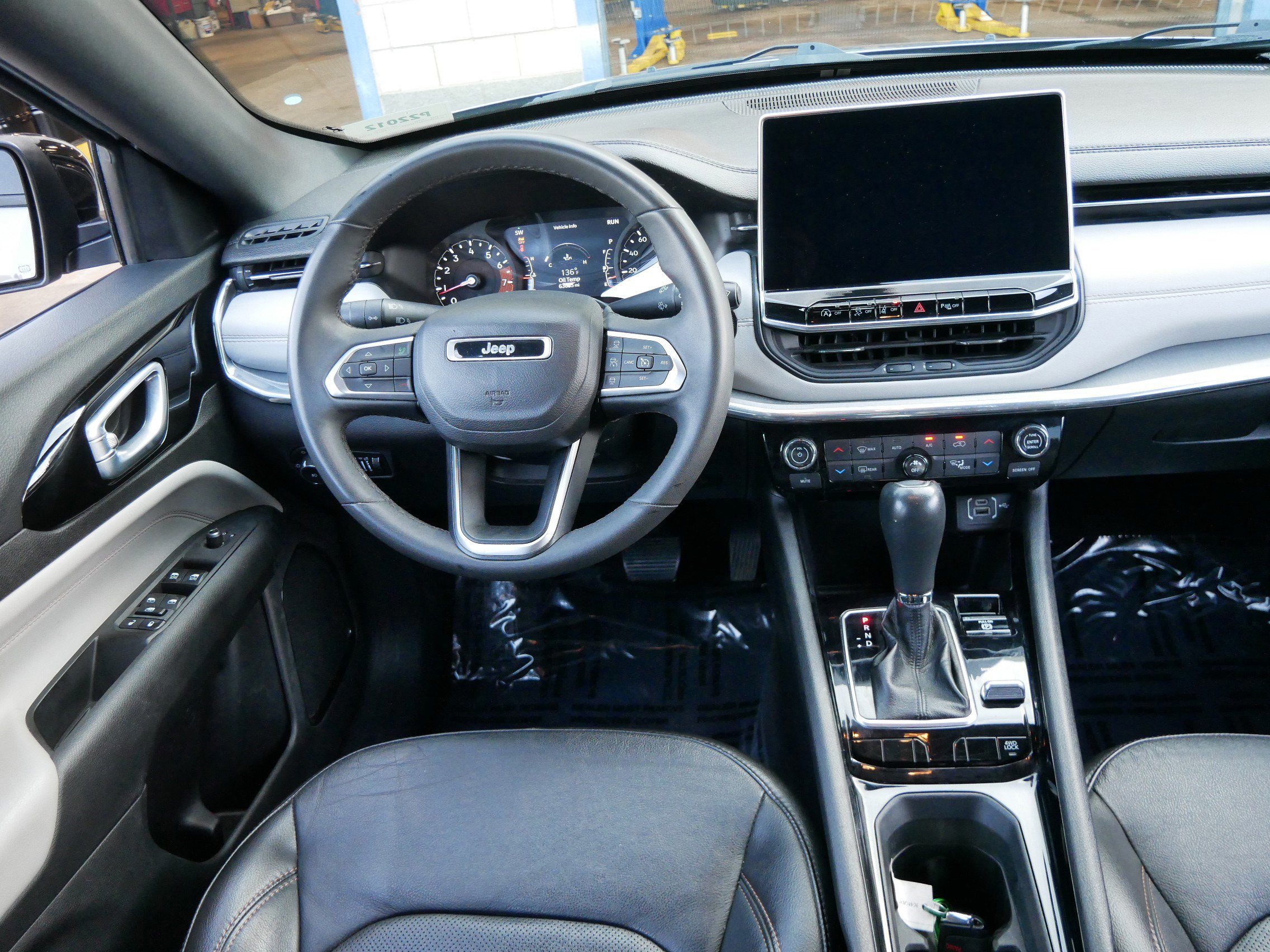 Used 2023 Jeep Compass Limited image 9