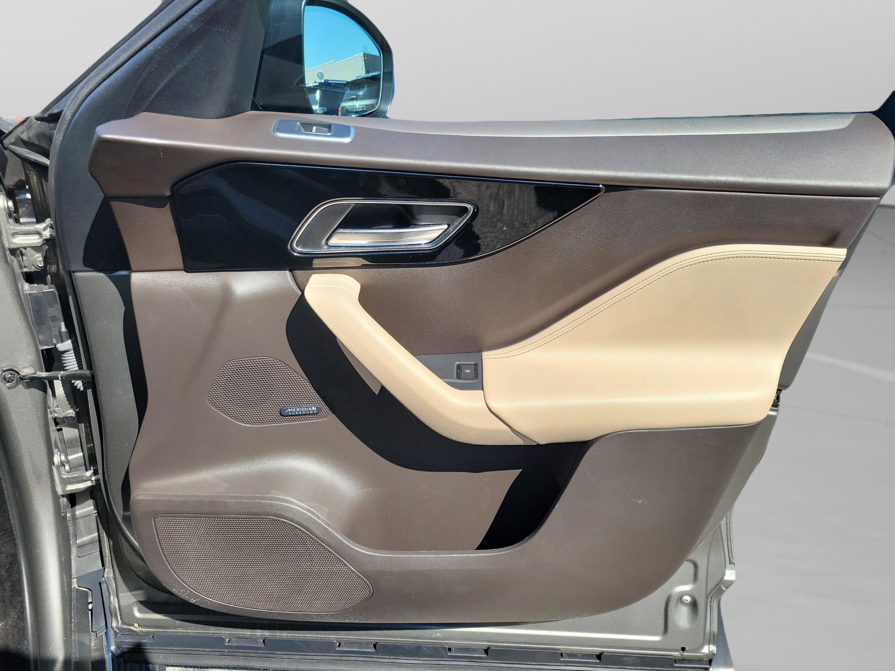 Used 2020 Jaguar F-PACE Prestige image 30