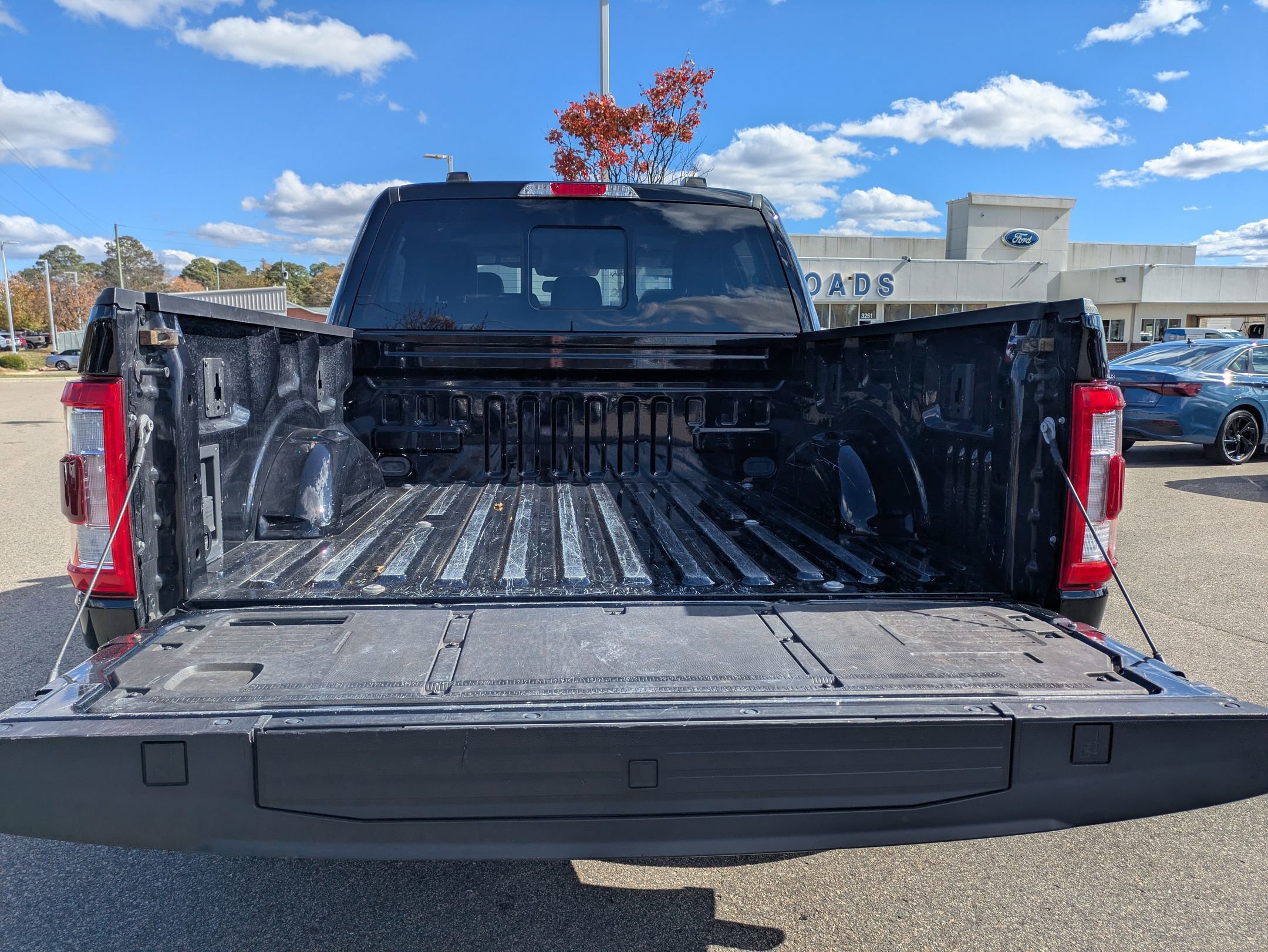 Certified 2023 Ford F150 Lariat w/ Trailer Tow Package image 32