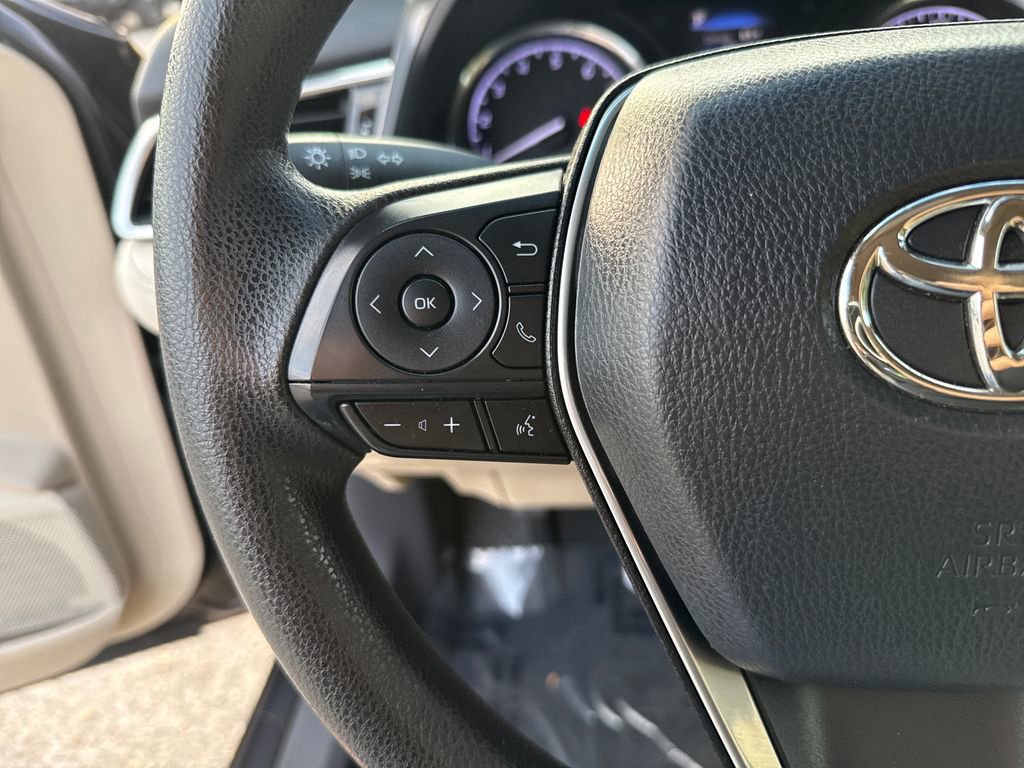 Used 2018 Toyota Camry LE image 14