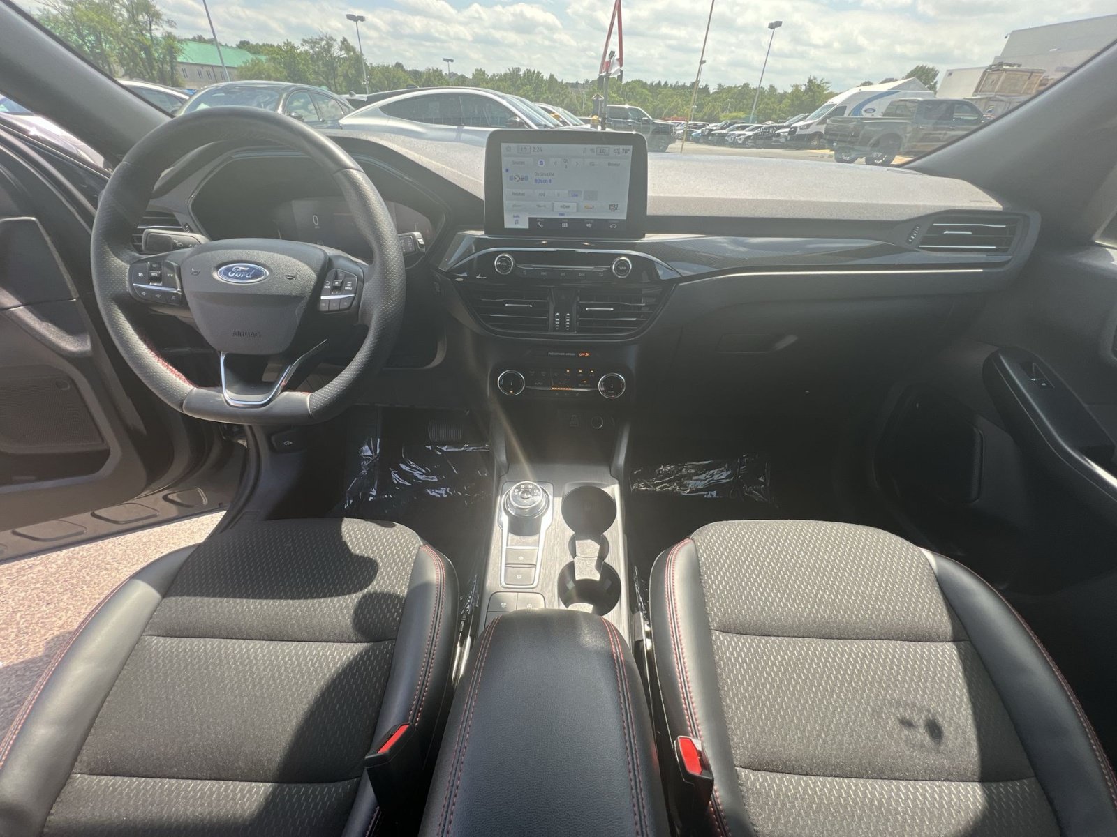 Certified 2025 Ford Escape ST-Line Select AWD/4WD image 30