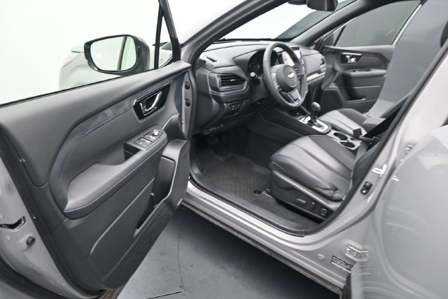 Used 2025 Subaru Forester Limited w/ Popular Package #1 AWD/4WD image 21