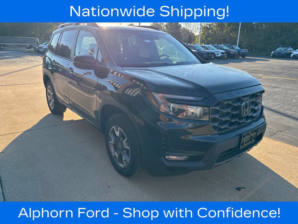 Used 2023 Honda Passport TrailSport image 3