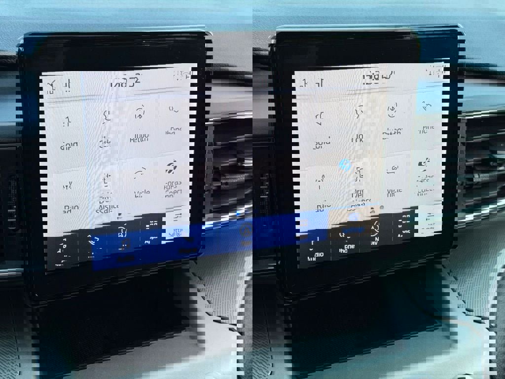 Certified 2022 Ford Explorer XLT w/ Equipment Group 202A image 35