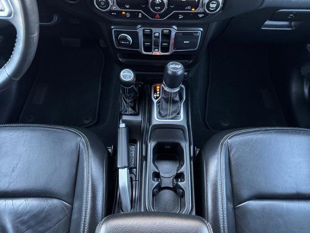 Used 2018 Jeep Wrangler Unlimited Sahara image 9