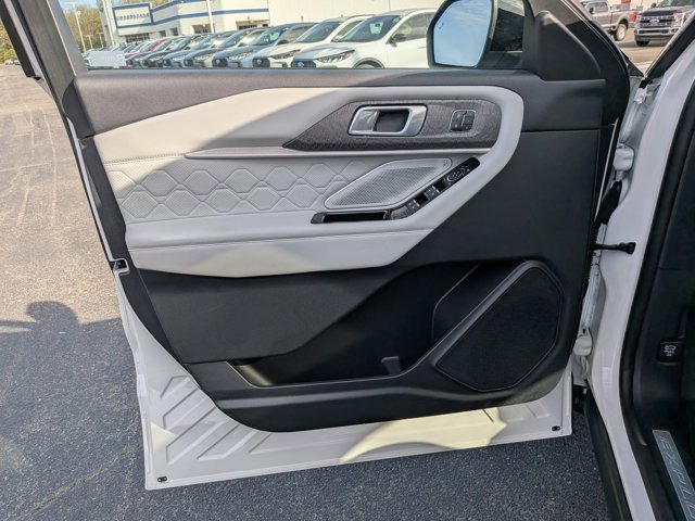 Certified 2025 Ford Explorer Platinum w/ Ultimate Package AWD/4WD image 12