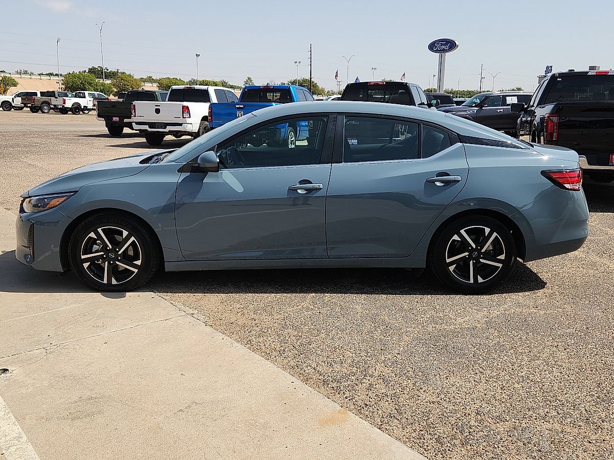Used 2025 Nissan Sentra SV FWD image 2