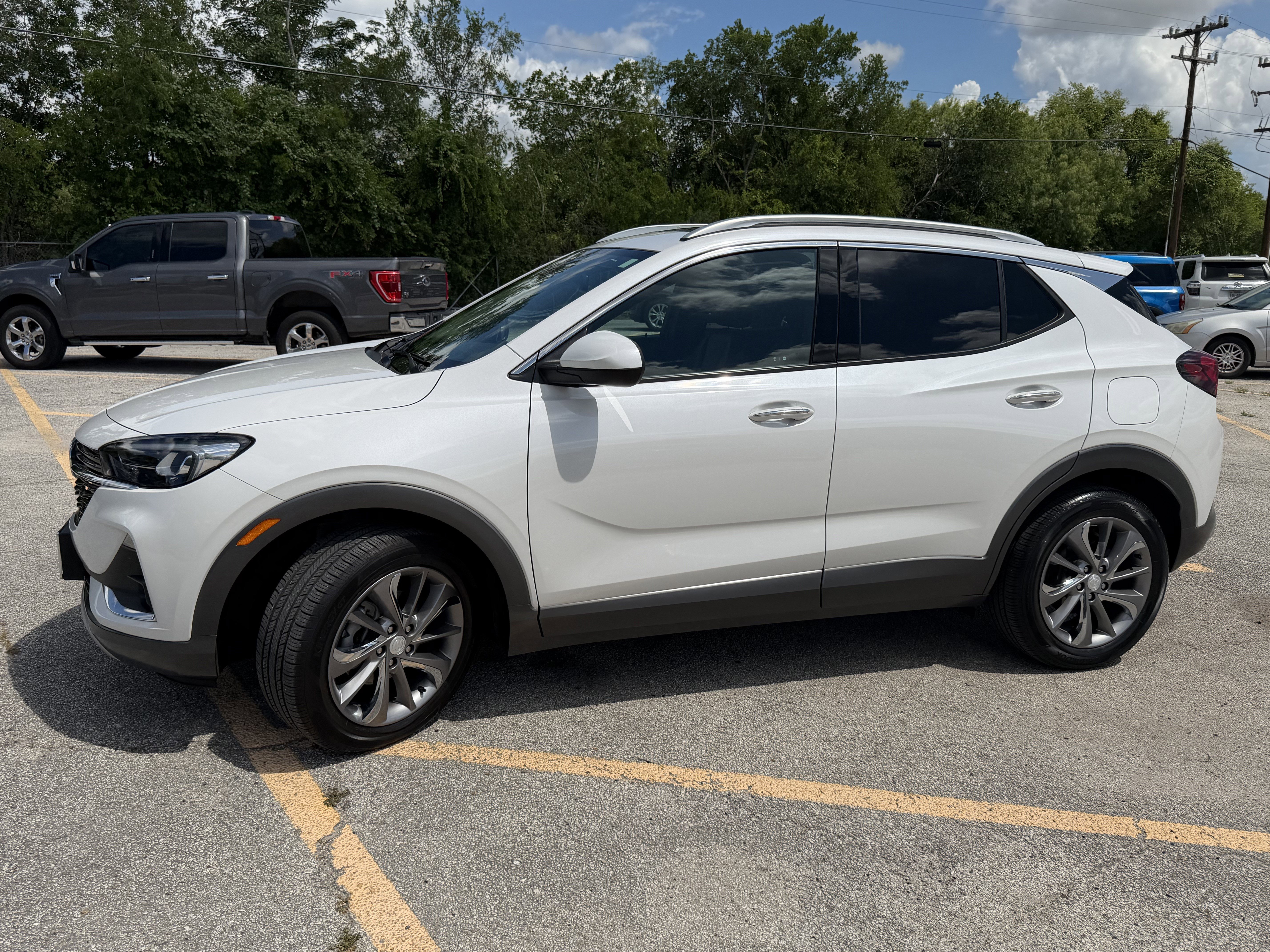 Used 2023 Buick Encore GX Essence w/ Experience Buick Package FWD image 12