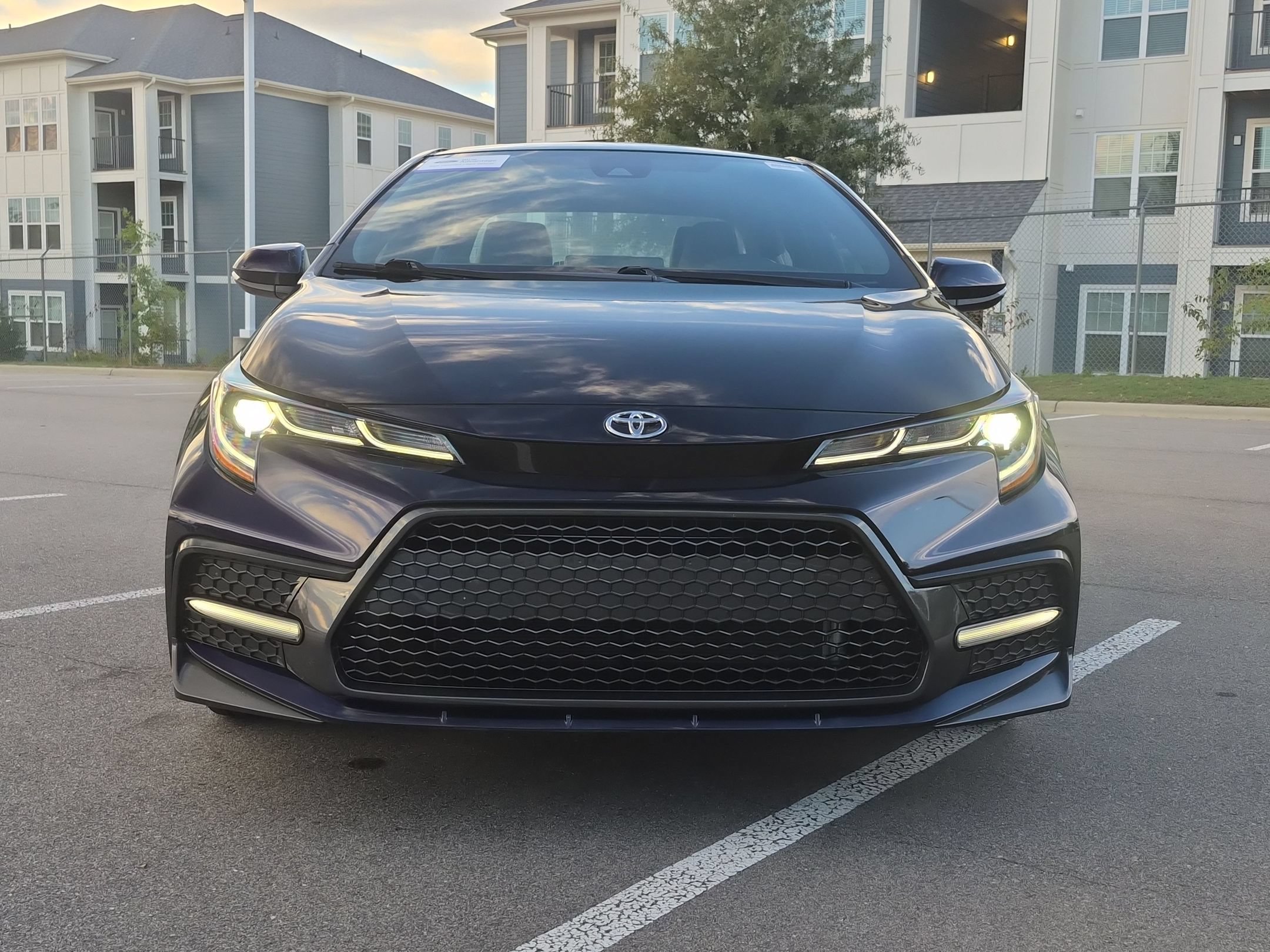 Used 2021 Toyota Corolla XSE FWD image 9