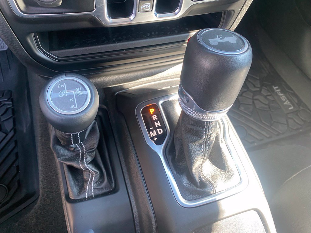 Used 2023 Jeep Wrangler Unlimited Sahara AWD/4WD image 25