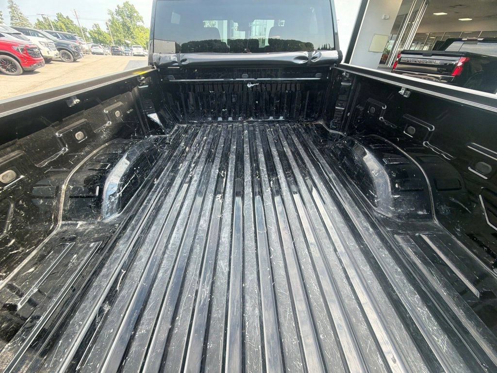 Used 2024 Chevrolet Silverado 2500 LT AWD/4WD image 43