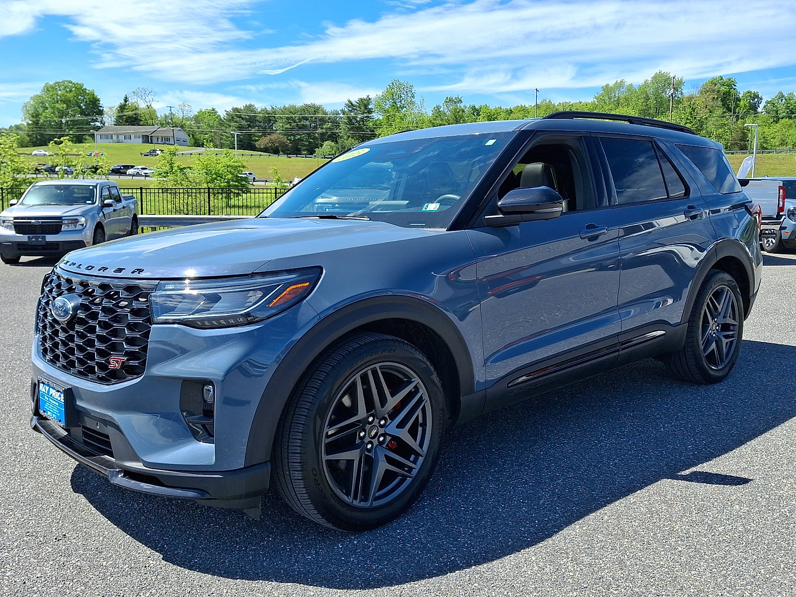 Certified 2025 Ford Explorer ST AWD/4WD image 3