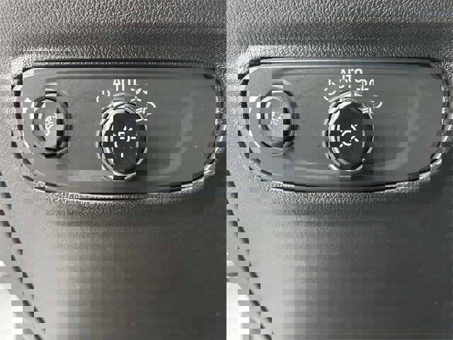 Used 2023 Chevrolet Equinox LT image 20