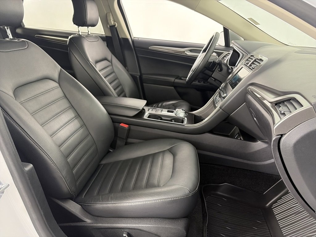 Certified 2018 Ford Fusion SE w/ Fusion SE Technology Package image 31