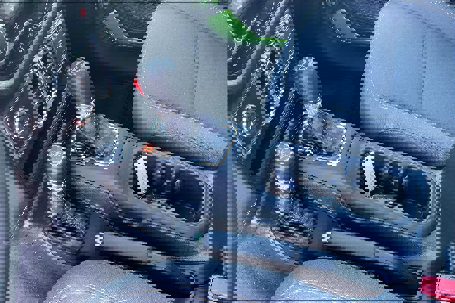 Used 2025 Jeep Wrangler Sport S image 15