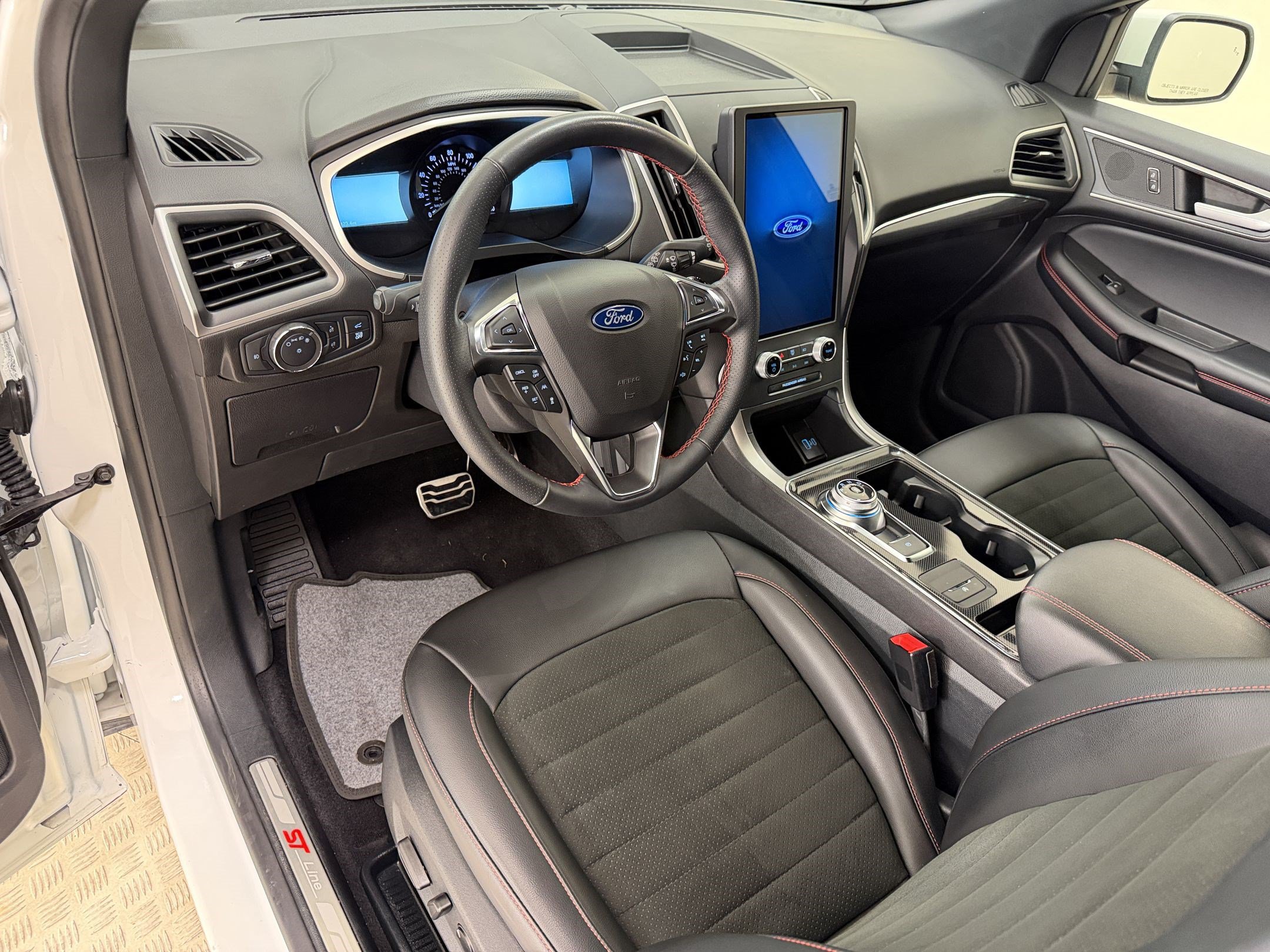 Certified 2021 Ford Edge ST-Line FWD image 4