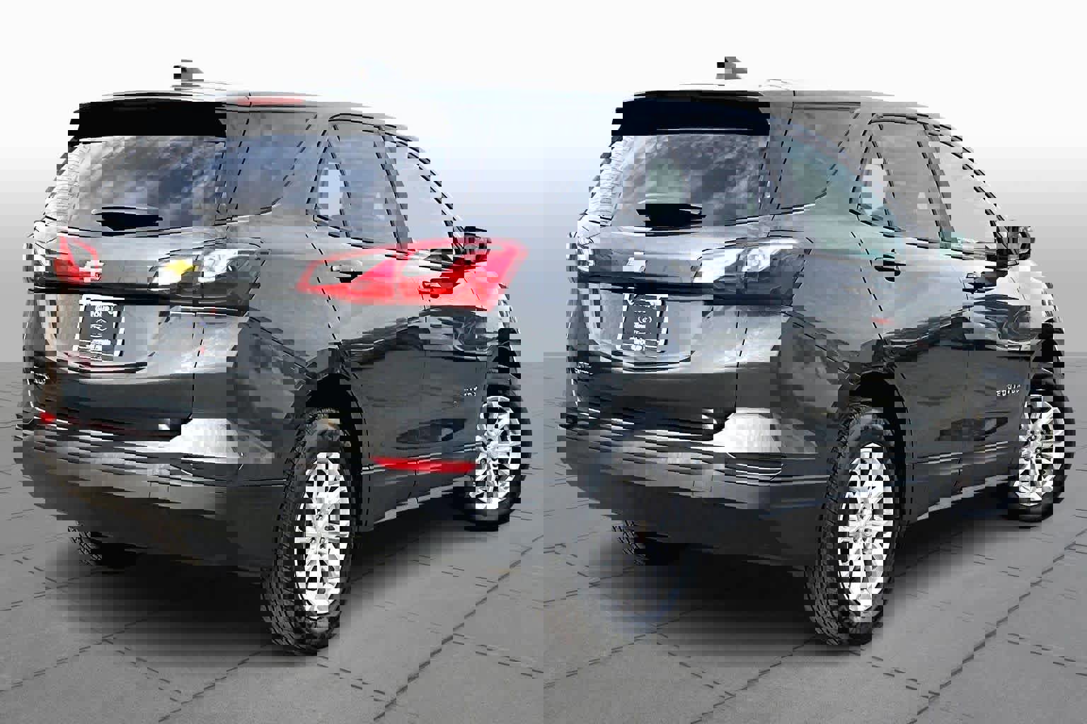 Used 2020 Chevrolet Equinox LS w/ LS Convenience Package image 3