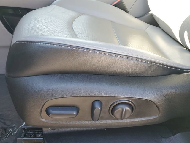 Used 2023 GMC Terrain SLT image 17