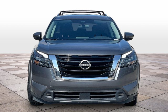 Used 2023 Nissan Pathfinder SV AWD/4WD image 3